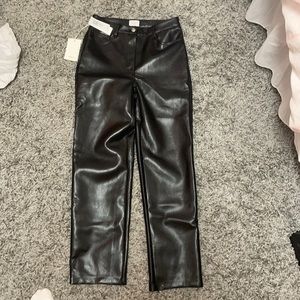 ARITZIA MELINDA LEATHER ANKLE PANT- SIZE 4